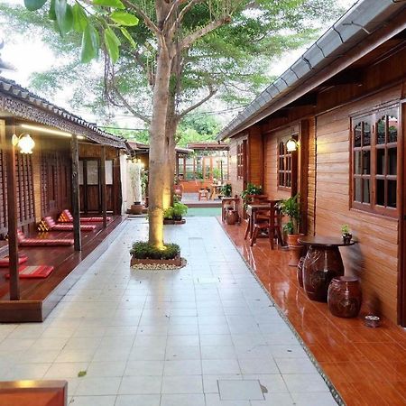 פרה נאקון סי איוטאיה Binlar Guesthouse מראה חיצוני תמונה